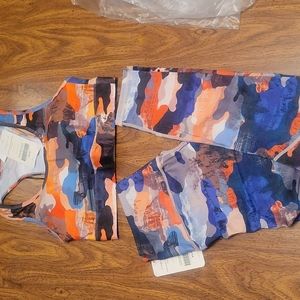 Womens Fabletics matching set, leggings and sports bra. Size M/ L